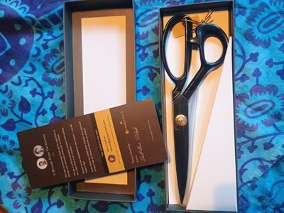 Guggenhein Fabric Scissors IX barely used condition with box