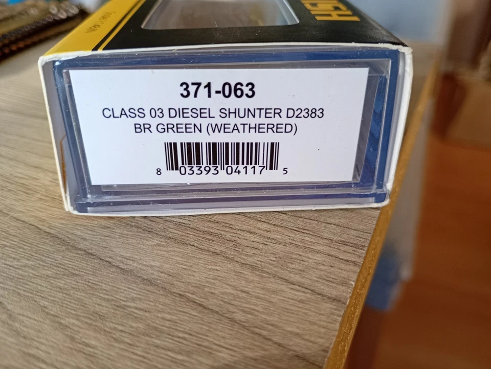 Graham Farish 371-063 N Gauge Class 03 Diesel Shunter D2383 Weathered BR Green  - Image 3 of 3