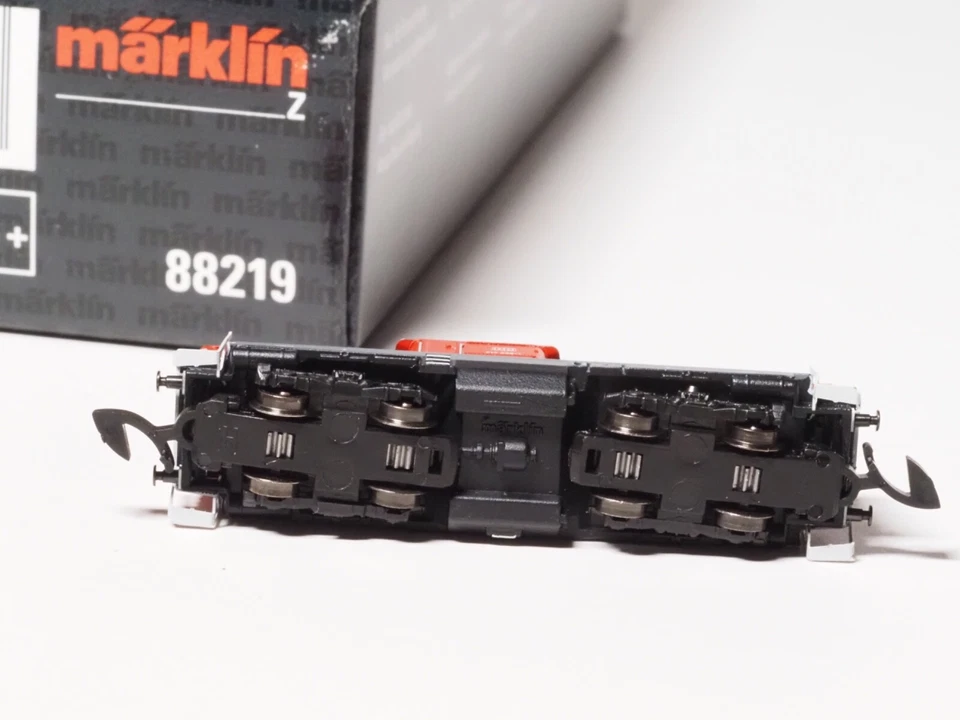 88219 Marklin Z-scale DB Cl 213 General Purpose Diesel Hydraulic Locomotive NIB - Image 2 of 3