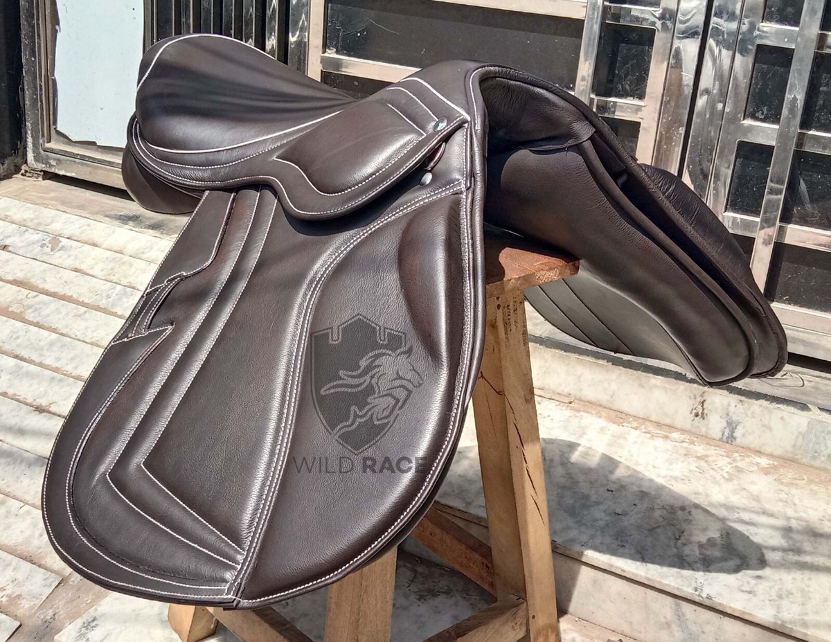 SAUT/contact étroit en cuir WILD RACING, selle à double rabat