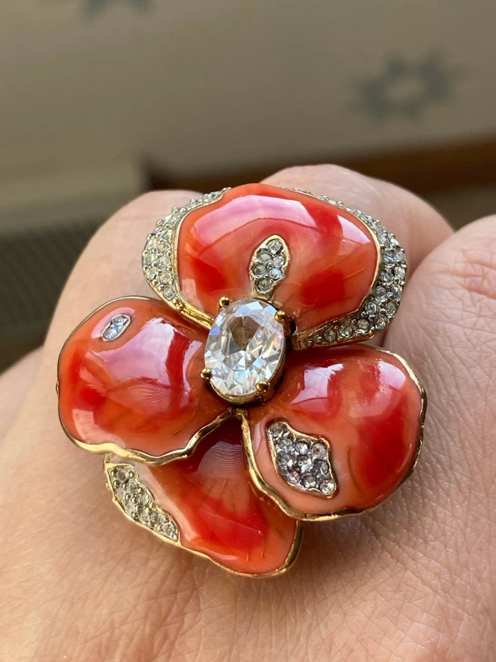 Juicy Couture coral color enamel flower ring size 6 - Image 3 of 4