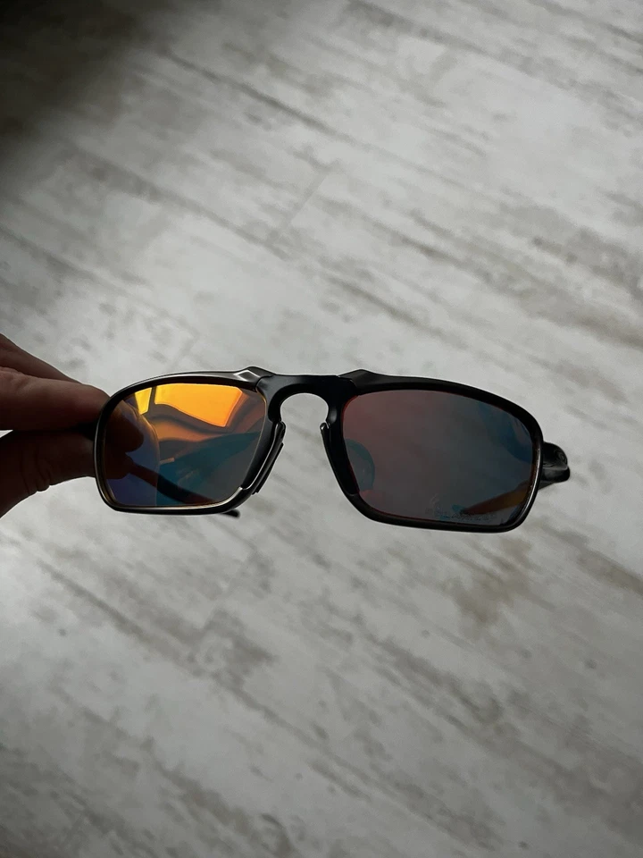 Gafas de sol Oakley Badman polarizadas para exteriores OO6020-03 X lentes de metal oscuro/rubí Foto 2 de 4