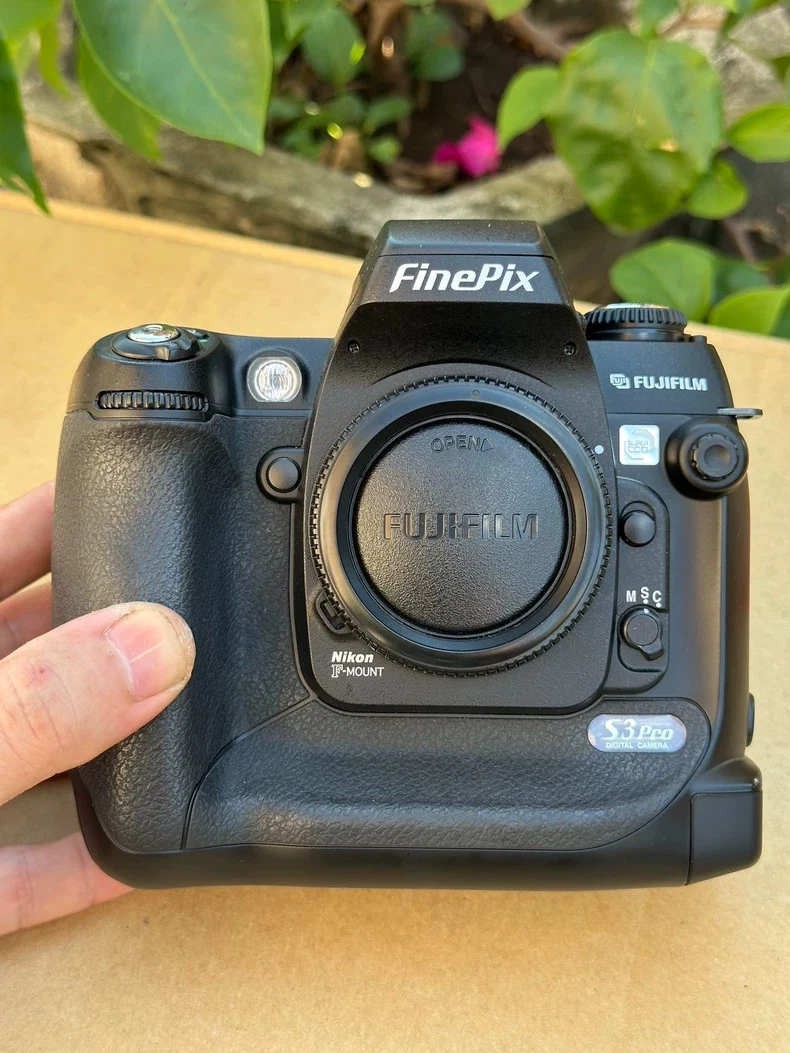Fujifilm FinePix S5 Pro Digital Cameras for Sale | Shop New & Used
