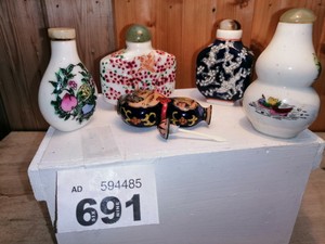 Snuff bottles (691)