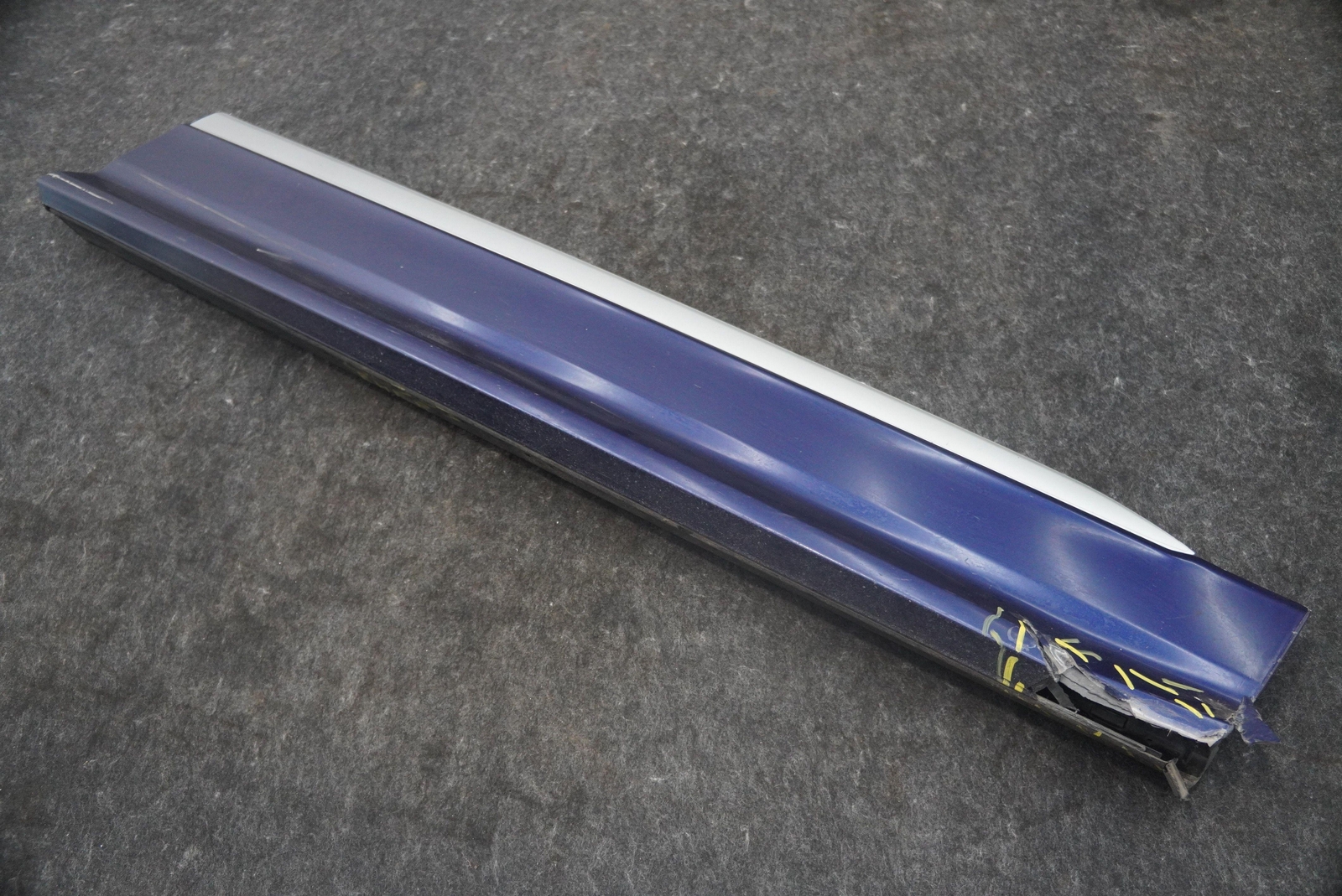 Front Right Door Rocker Trim Panel Cladding i4ML853959 Lamborghini Urus *Note*
