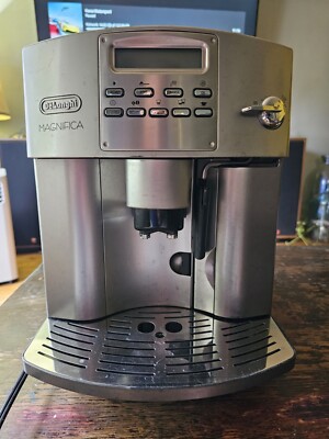DeLonghi Magnifica Espresso Machine Used