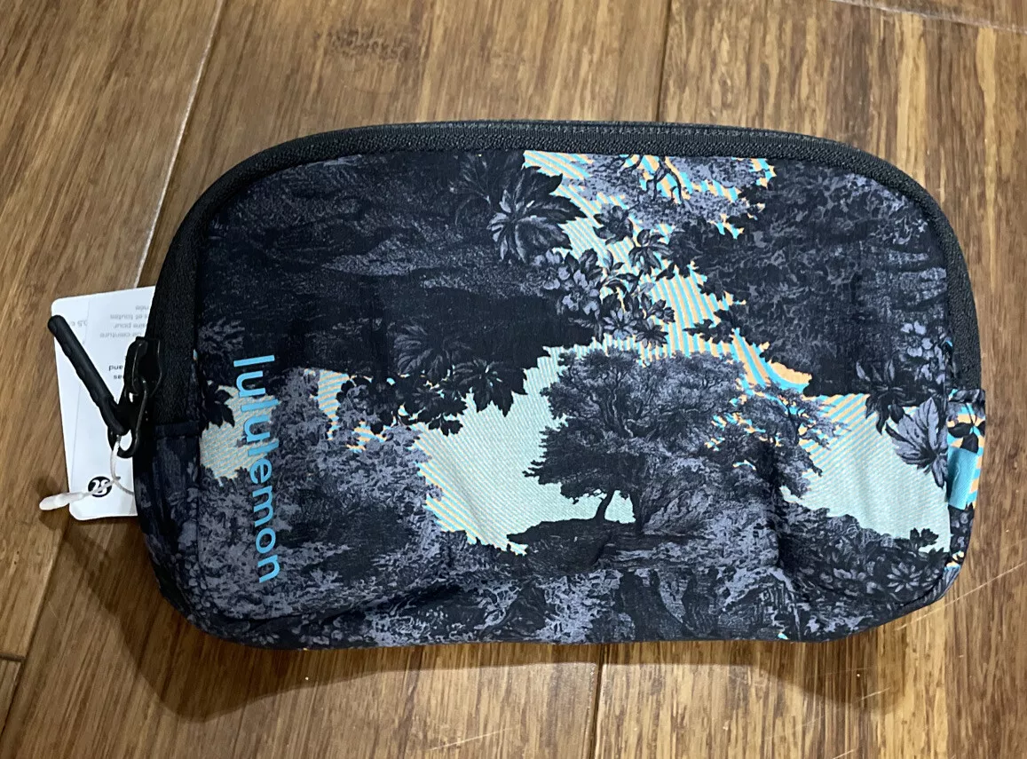 Lululemon New Mini Belt Bag In Psychedelic Toile Peri Purple BRAND