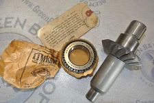 0383115 0382913 Upper Gear Case Shaft & Gear OMC Stringer 1965-1972