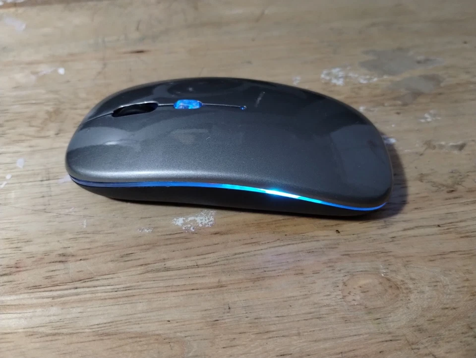 Wowssyo MetalGray Dual Mode Gaming Mouse5.1+2.4G Wireless Mouse - Image 3 of 4