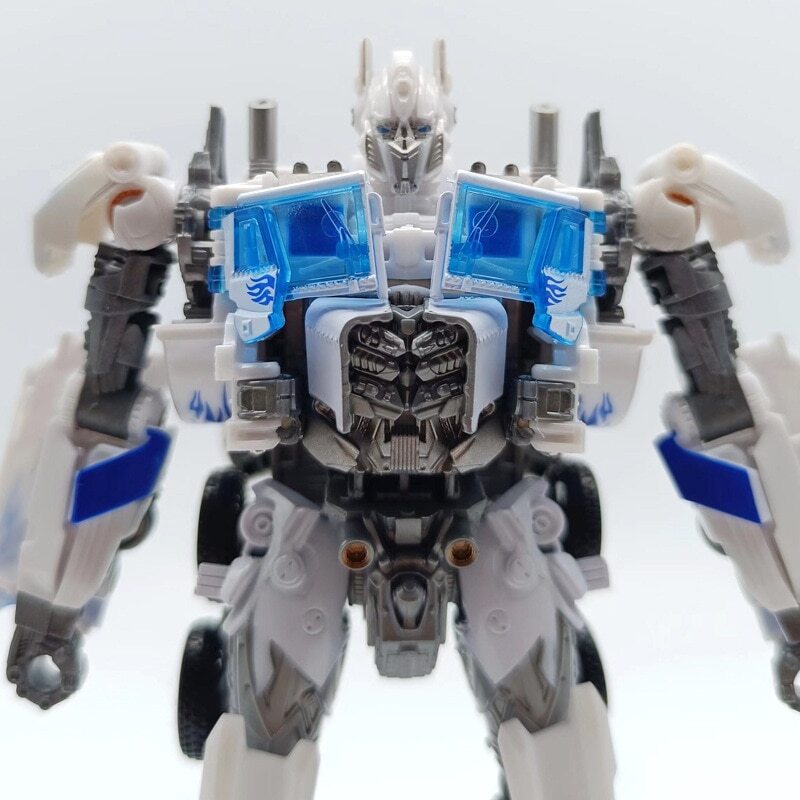 BAIWEI Transformation Toys TW1022A White Optimus OP