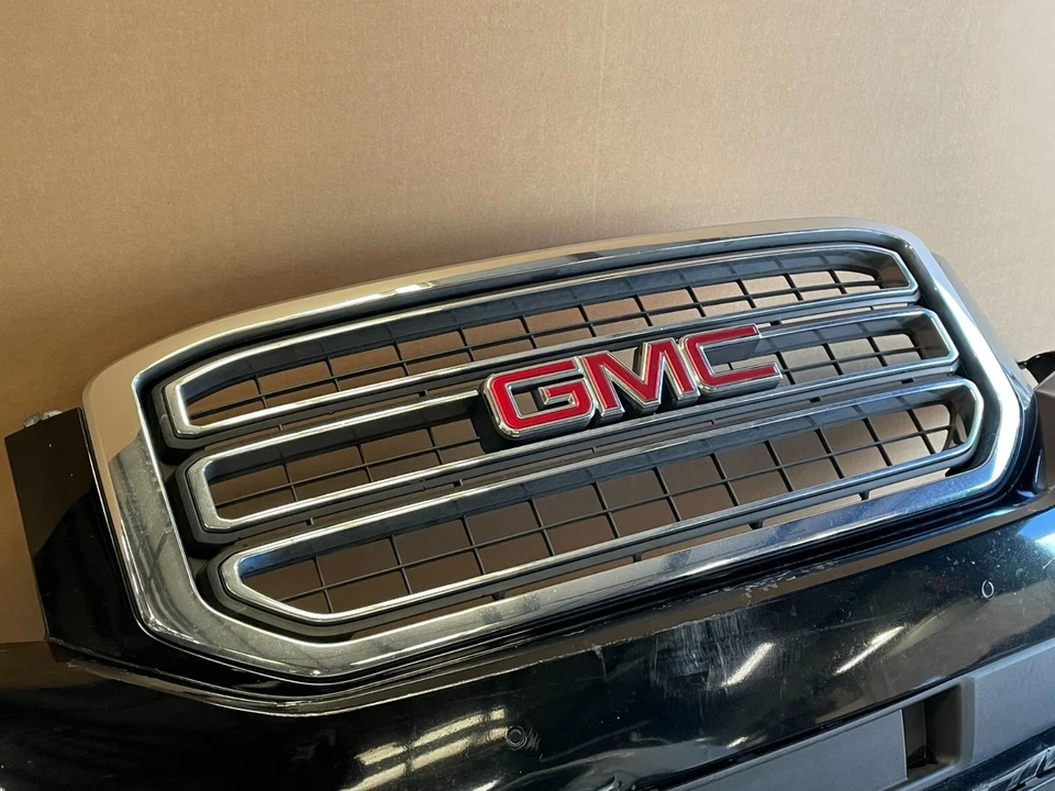 Cubierta completa del parachoques delantero GMC Yukon 2015-2020 con rejilla y sensores PDC 1415 OEM Foto 2 de 4