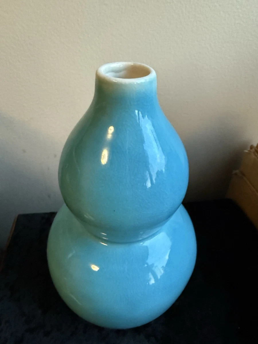 TURQUOISE BLUE DOUBLE GOURD  PORCELAIN CHINESE VASE 22 cm or  8.75 inches
