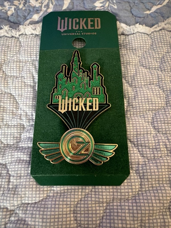 Universal Studios Wicked For Good Emerald City Wizard of Oz Standing Pin