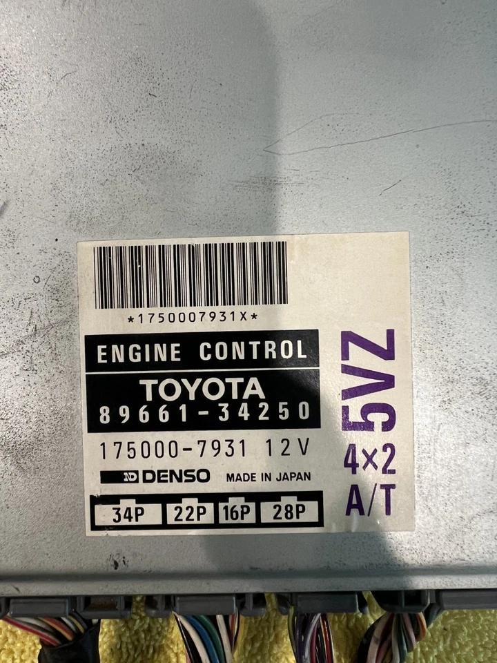 Módulo de control del motor Toyota T100 1996-1997 4X2 AT ECU ECM DENSO 89661-34250 5VZ Foto 2 de 4