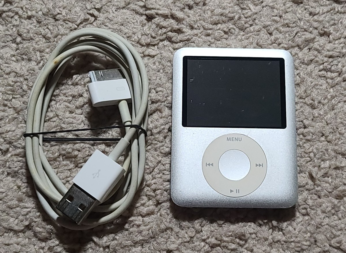 Apple iPod nano 第3世代 4GB シルバー A1236 完動品 Apple iPod Nano 3rd Gen 4GB Silver A1236 Digital Music Player