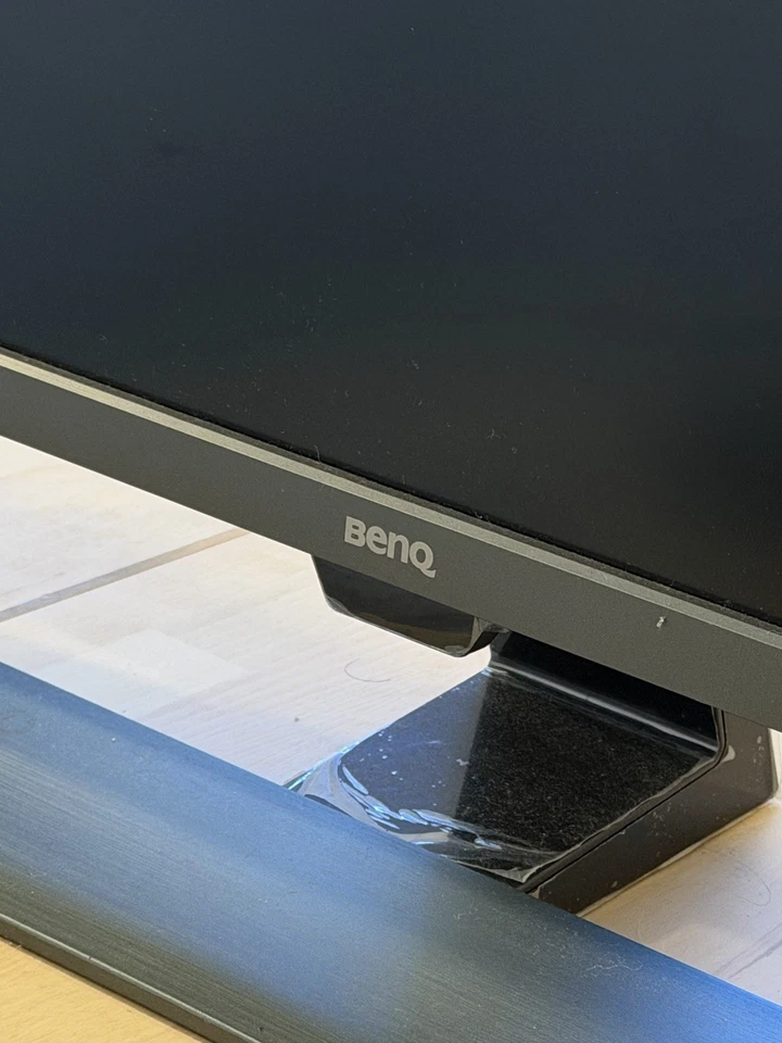 🖥️ Monitor BenQ 27” 4K HDR (Modelo EW3270) Monitor BenQ EW3270 de 27 pulgadas Foto 3 de 3