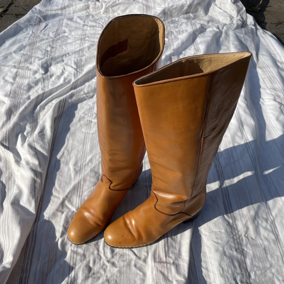 Botas hasta la rodilla de cuero vintage para mujer hechas en Italia talla 7,5 ribete en contraste Foto 3 de 4