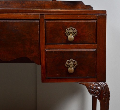 A 1930 ENGLISH ART DECO MAHOGANY DRESSING TABLE - Picture 10 of 12