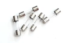 SET OF 5 EACH UFE F1.6A L250V FAST BLOW CONQ FUSES 5MM x 20MM 1.6A CONQUER