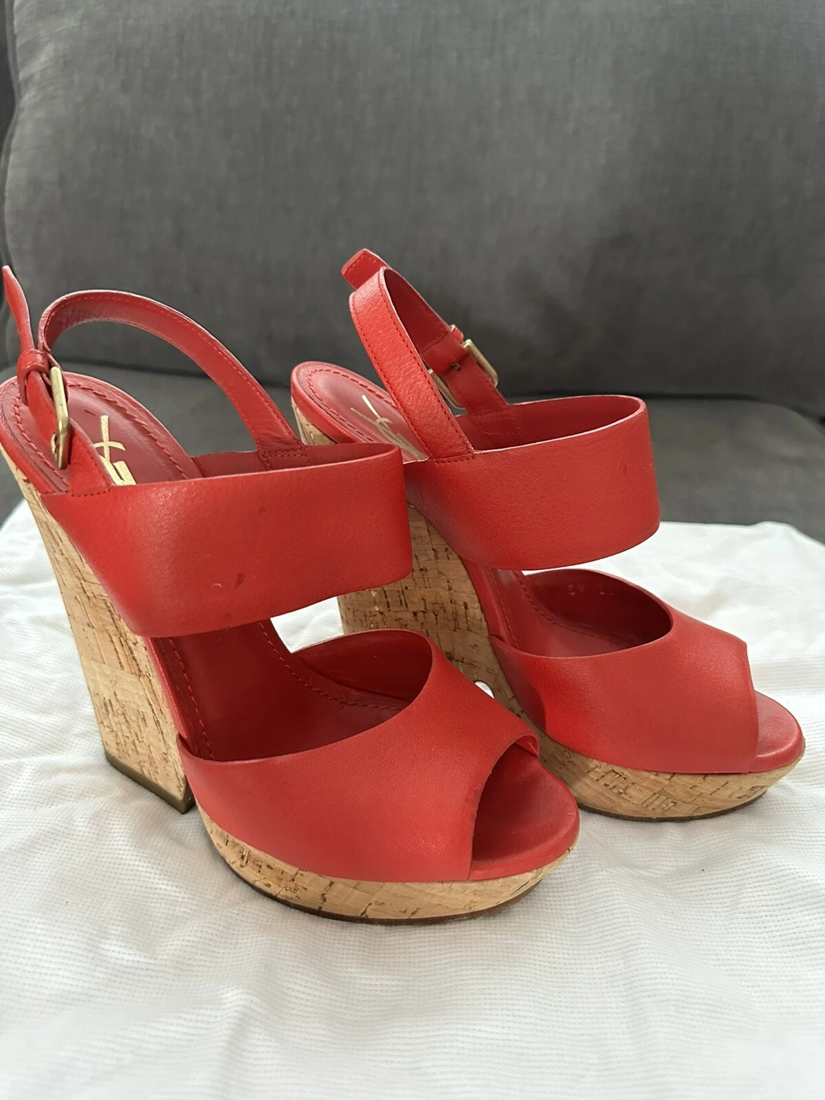 SAINT LAURENT (YSL) Yves Saint Laurent Tacchi a zeppa plateau. Colore rosso. Taglia 36 US 6.