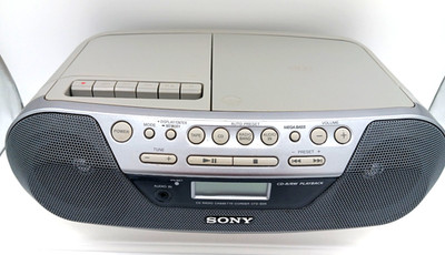 Sony CFD-S05 CD Radio Cassette Corder Radio CD-R/RW Every Function Tested AWESOM