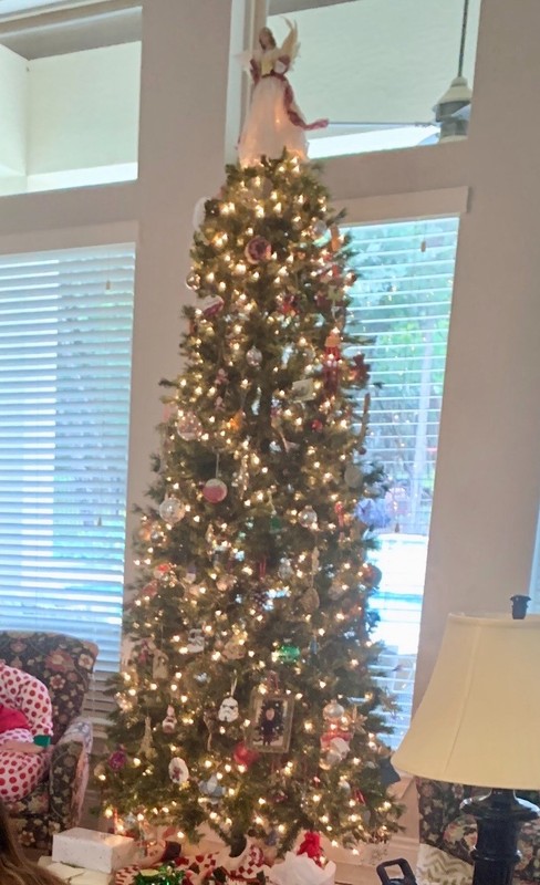 Used 2018 Lowe's 7.5' Slim Christmas Tree, Good Condition, 700 lights, 1540 tips
