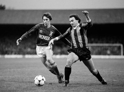 #ad #ad Martin O#x27;Neill of Manchester City under pressure from Arnold Muhre Old Photo AU $9.00