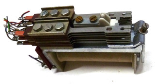 GPO STROWGER 3000 TYP RELAIS MIT EINER 2000 OHM SPULE 2 SÄTZE C/O PLATINUM CONTA
