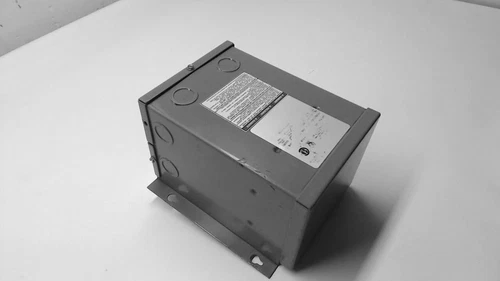 Schneider Electric 1kVA 240/480V To 120/240V Dry Type Wall-Mounted Transformer