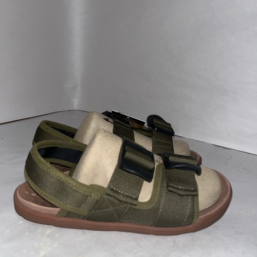 Size 6 B- Astral Women’s Webber Sandal Olive green