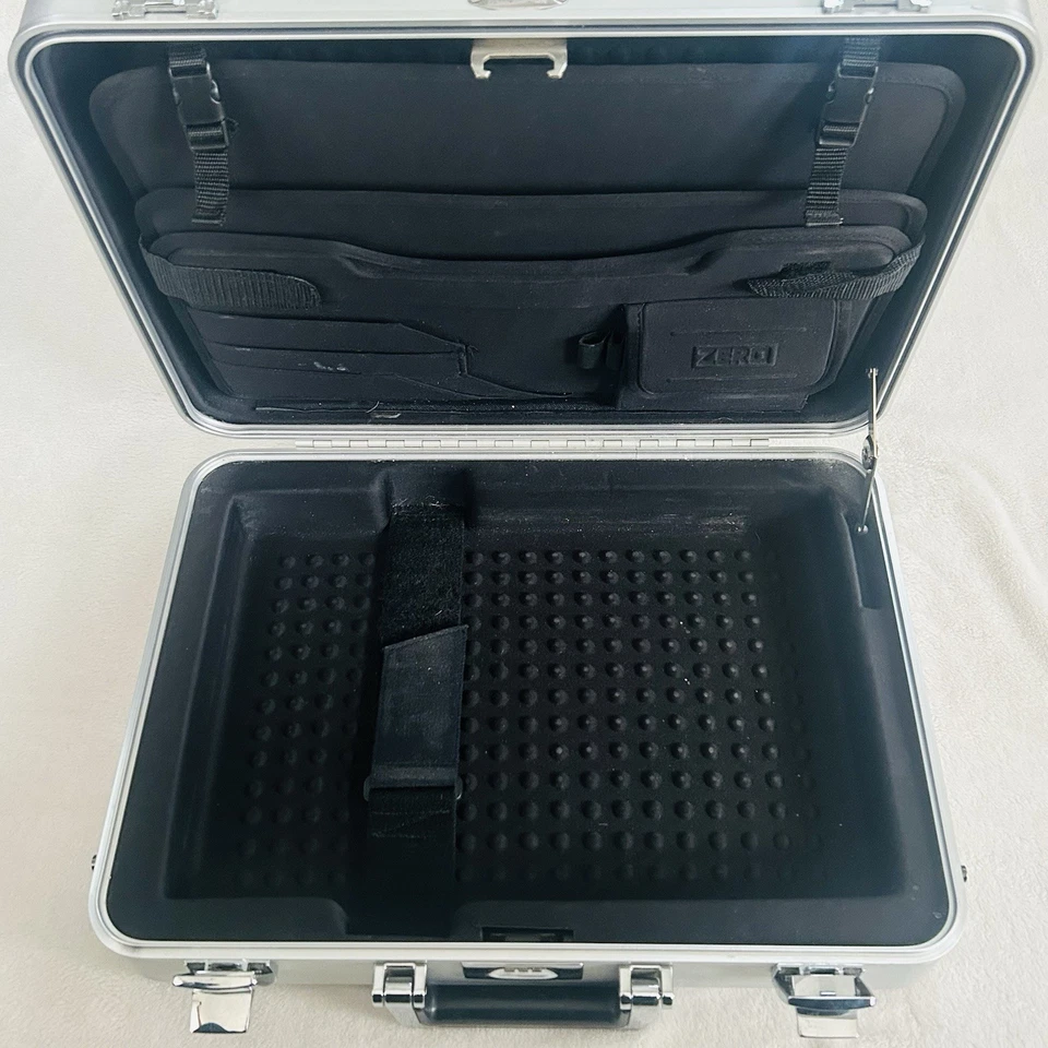 Zero Halliburton 铝制公文包 硬公文包 经典 3.0 银色 锁 — 第 4/4 张图片