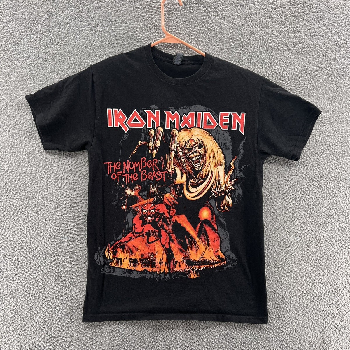 Iron Maiden T Shirt Men Medium Black Number Beast Rock Grunge Band