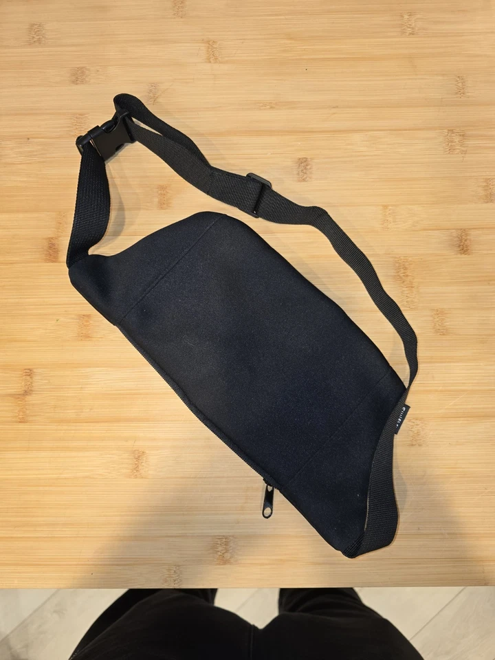 Fanny Pack Phone Case for Jogging/Exercise Adjustable Strap Black New - Image 2 of 2