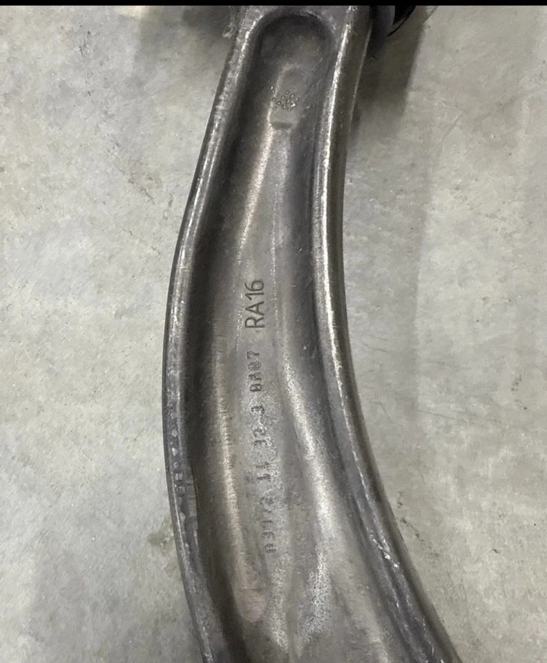 22730776 Control Arm and Ball Joint Assembly-LS Front Right Lower ACDelco - Image 3 of 4