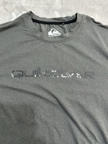 Quiksilver T Shirt Mens Size Small Gray Short Sleeve Crew Neck Soft Fabric EUC - Picture 2 of 8