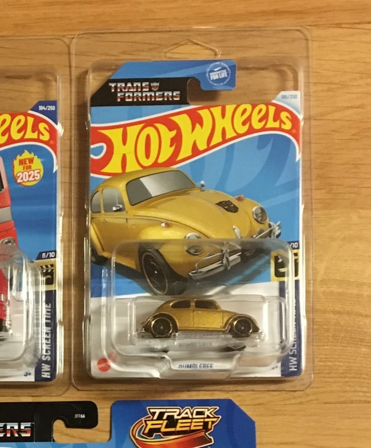 2025 Hot Wheels TRANSFORMERS Optimus Prime Track Fleet Bumblebee 3 Lot EXCELLENT - Image 3 of 4