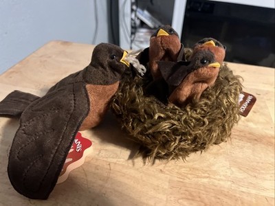 Folkmanis Folktails Robin w Worm and Robin Family Finger Puppet Set with Tags e1