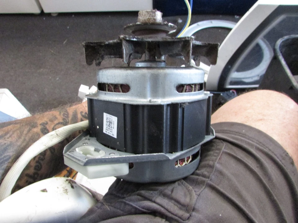 Magic Chef YXB-180-4-205L Washing Machine Motor 11002012001093 - Image 3 of 4