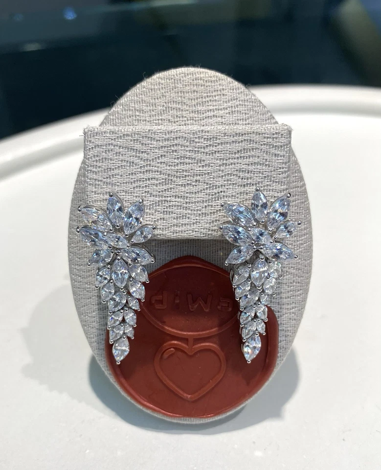 Orecchini Pendenti Donna Argento 925 Rodio Bianco con Zirconi Navette Eleganti - Immagine 3 di 4