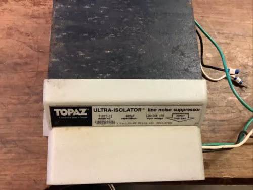 Topaz 91097-11 750VA 120/240V Ultra-Isolator Line Noise Suppressor (used)