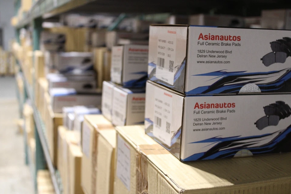 Asianautos Ceramic Rear Brake Pads With Hardware For Hummer H2 2003-2009 - Image 2 of 4