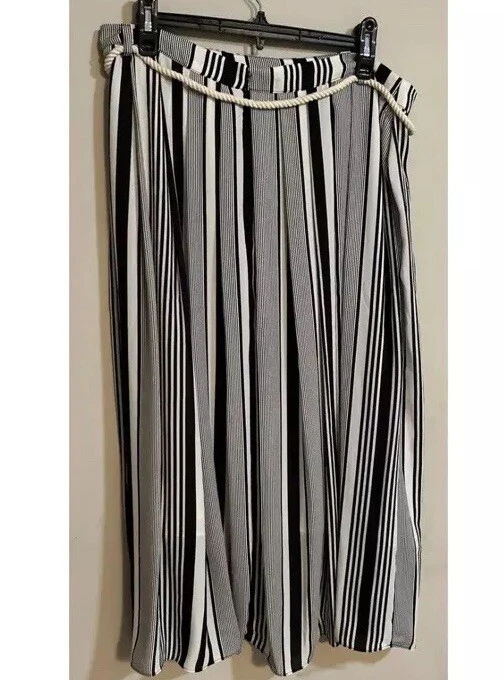 Vince Camuto Black & White Striped Belted Swing Skirt Women’s Size Large - Image 4 of 4