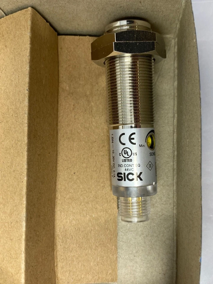 Sick VTF180-2P42412 Cylindrical Photoelectric Sensor 0.1A 10-30 VDC M18 X 1 1000 - Image 3 of 3