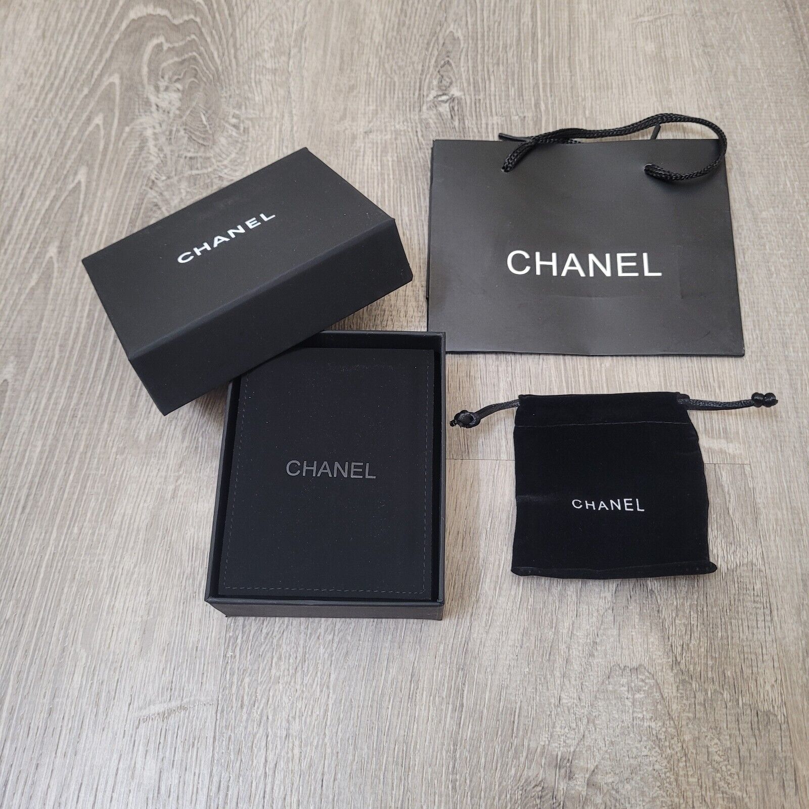 Chanel Box Black Leather ref.75374 - Joli Closet