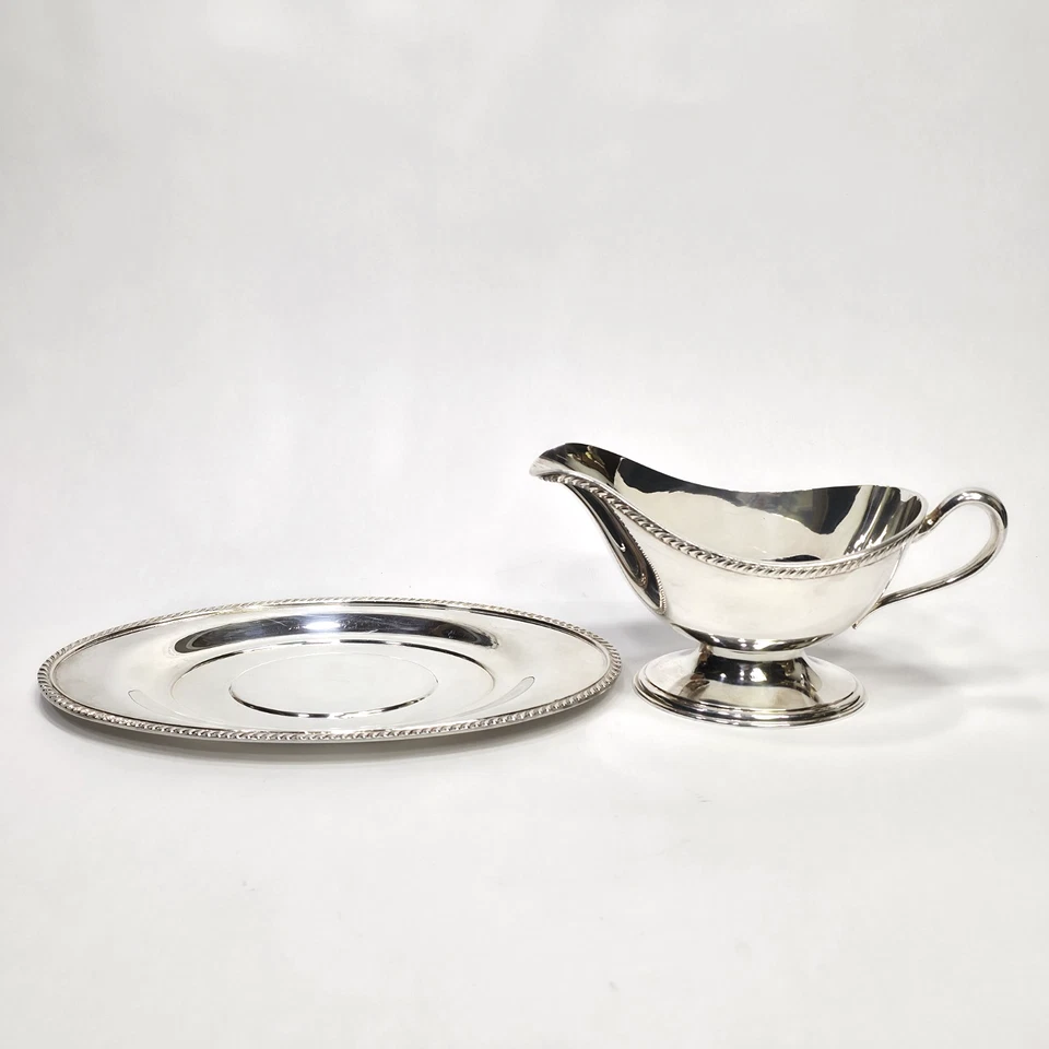 Vtg Fiesta Oneida Ltd 2pc Silver Plate Gravy Boat And Under Plate Dish Tray - Image 3 of 4