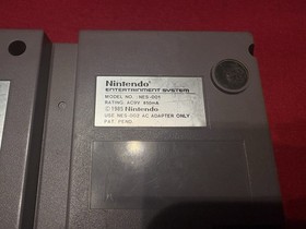 Nintendo NES-001 1985 Video Game Console Original, Tested With Controllers