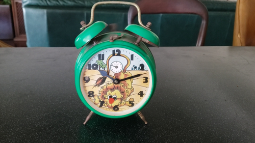 RARE VINTAGE 1970s GROOVY GREEN LION ALARM CLOCK GERMANY 4 INCH FACE RETRO METAL - Video 1 of 1