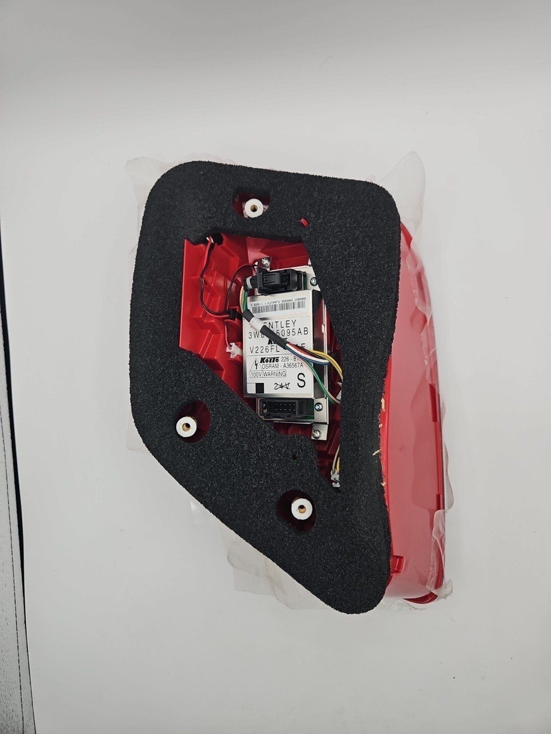 DRIVERS SIDE Bentley Continental GT (2003-2010)  TAIL LIGHT (3W8945095AF)