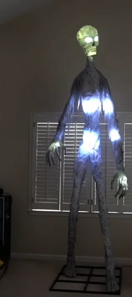 Comically Large Death Ray Spirit Halloween 10 Ft Giant Death Ray Animatronic- NEW In Box | eBay