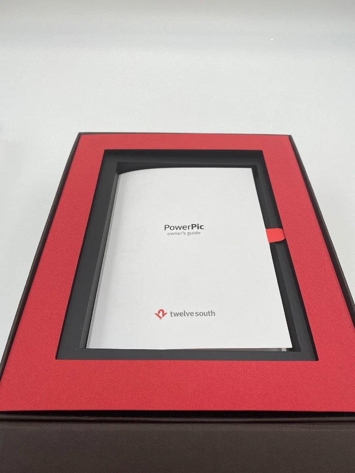 Soporte de carga inalámbrico TwelveSouth PowerPic Qi con marco de fotos para teléfonos inteligentes Foto 3 de 4